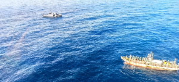 Armada de Chile efectúa fiscalización a flota extranjera que se desplaza de sur a norte del país