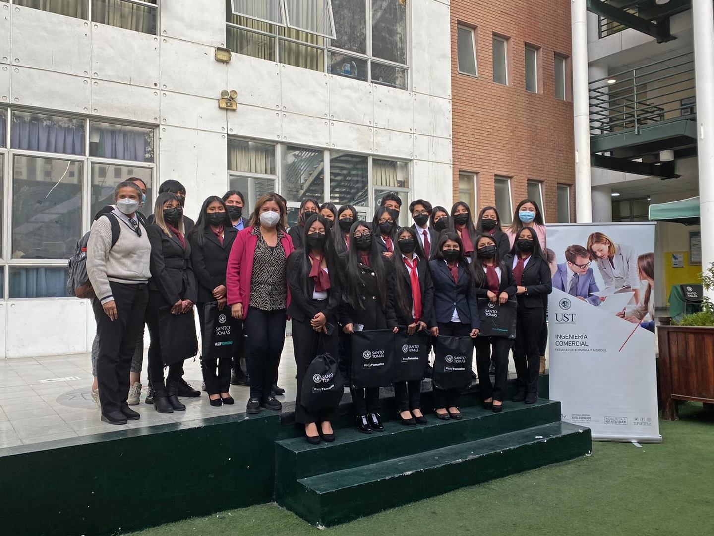 Escolares de Camiña experimentaron “Un día en Ingeniería Comercial” en Universidad Santo Tomás￼