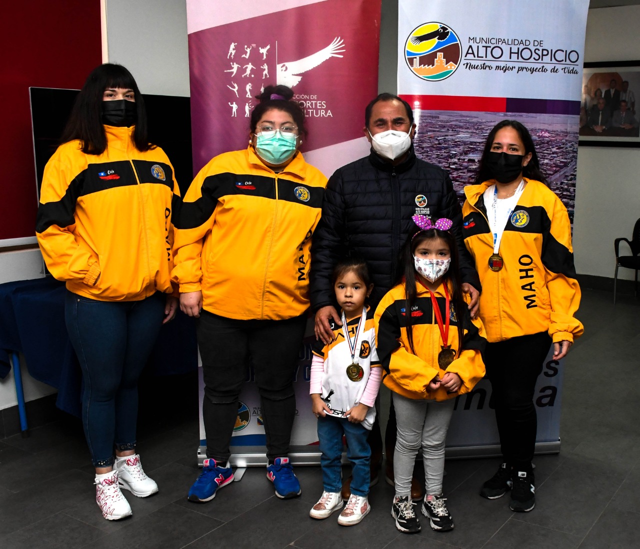 Judocas del Club MAHO triunfan en Santiago￼