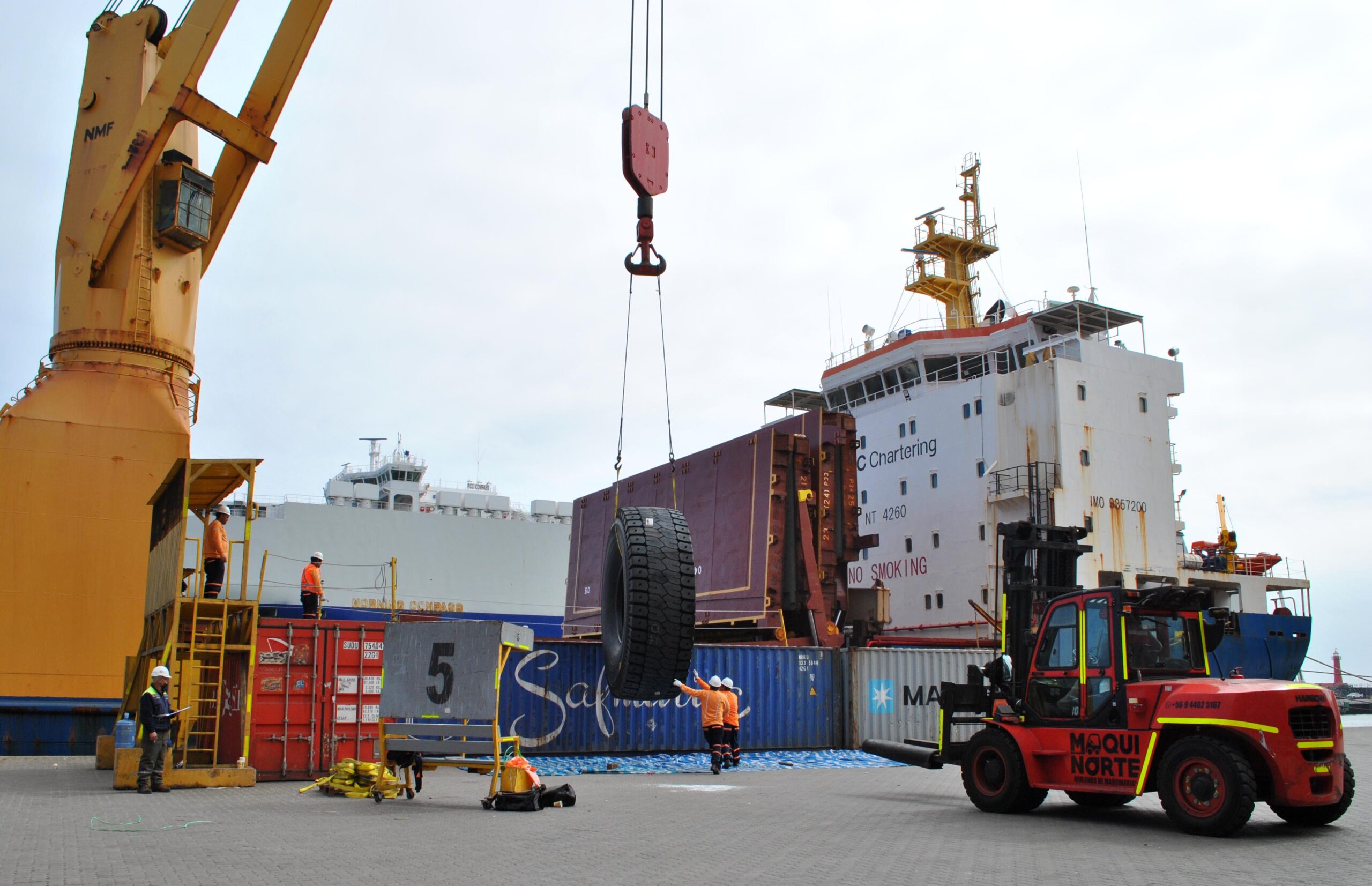  Iquique Terminal Internacional (ITI) recibe carga de neumáticos para la minería