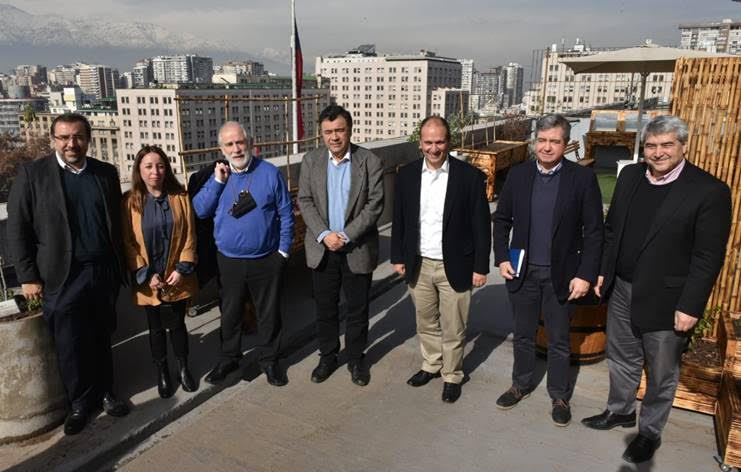 Minvu y Minagri avanzan en acuerdo para potenciar la construcción industrializada de viviendas de madera en el país