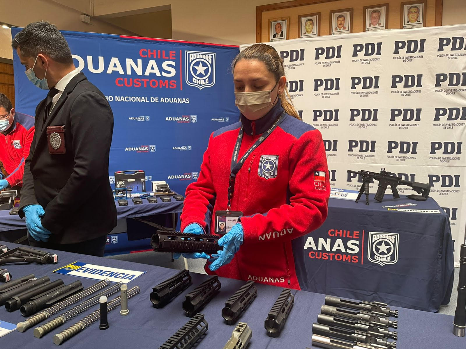 Análisis de inteligencia de Aduanas permite encontrar nueva ruta Estados Unidos-Antofagasta-Iquique para ingreso de partes de armas y otros ilícitos