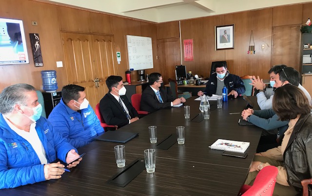 Coordinan acciones ante comercio informal en Aeropuerto «General Diego Aracena»