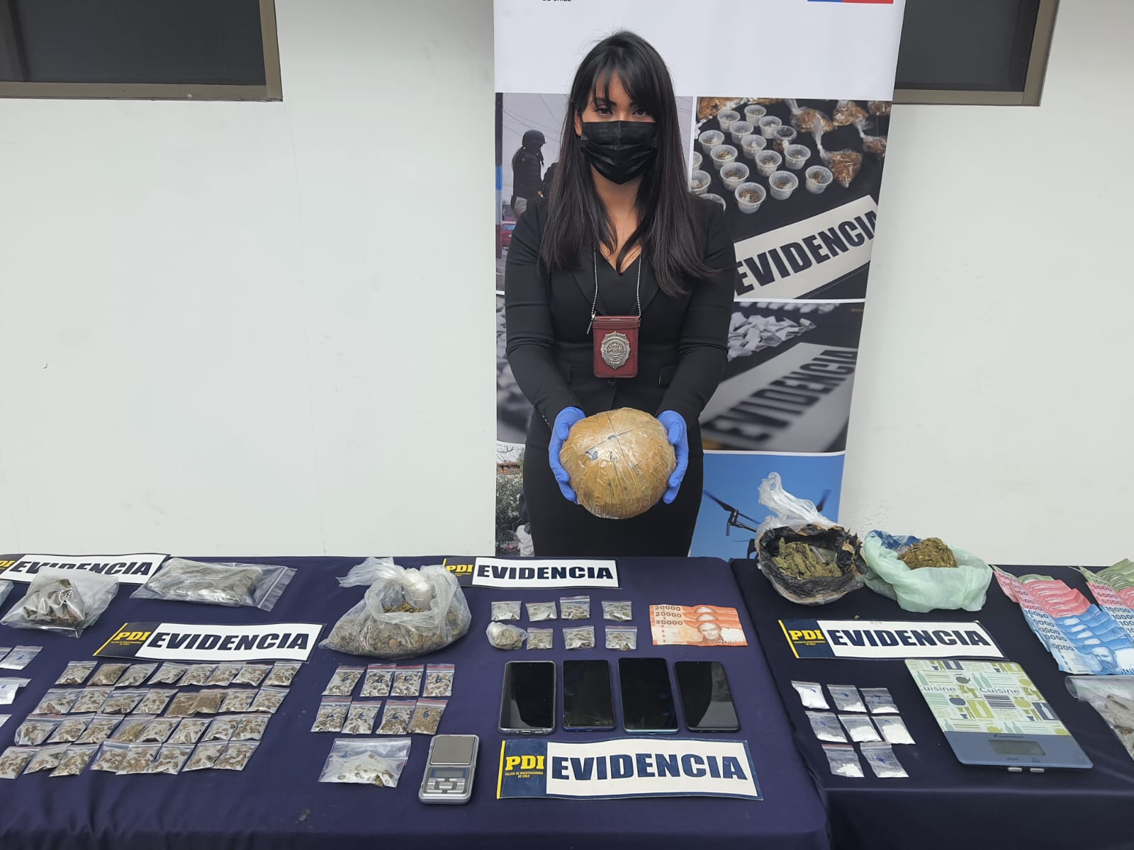 PDI detiene a 13 extranjeros por tráfico de drogas en el centro de Iquique