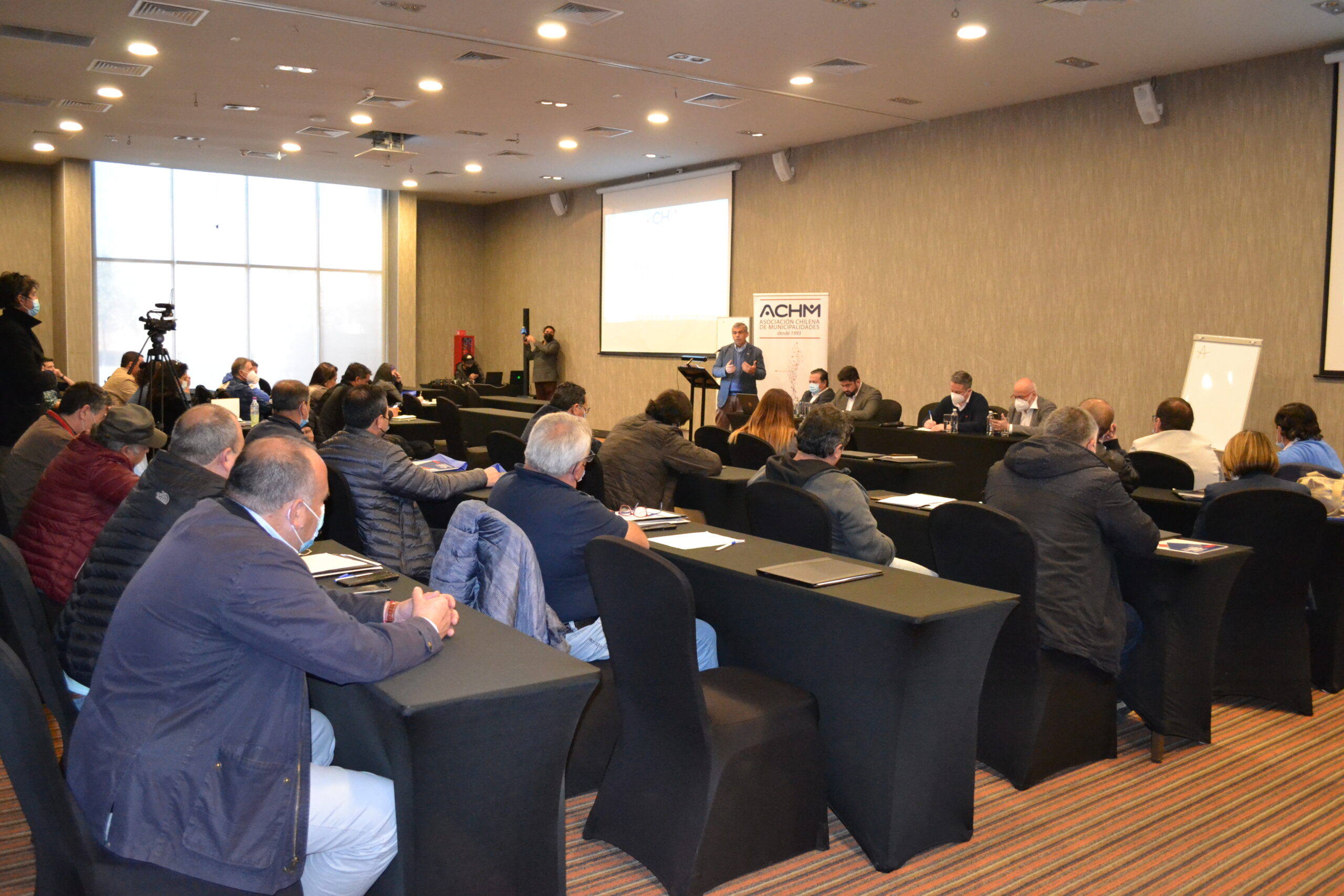 En Iquique: Curso de seguridad ciudadana  reúne a representantes de municipios de todo el país