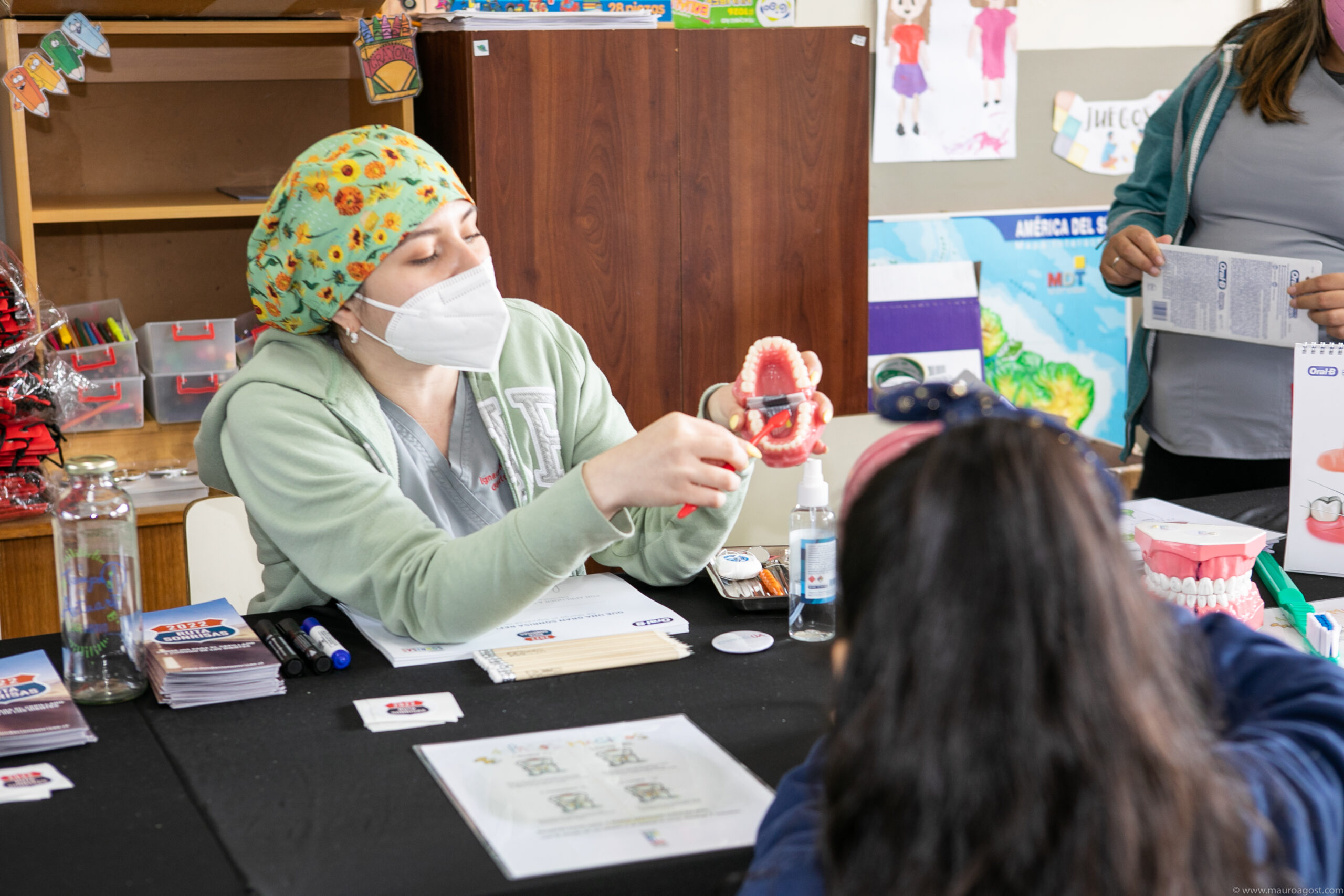 Operativos dentales buscan recuperar seis mil sonrisas de niños y adolescentes del país￼
