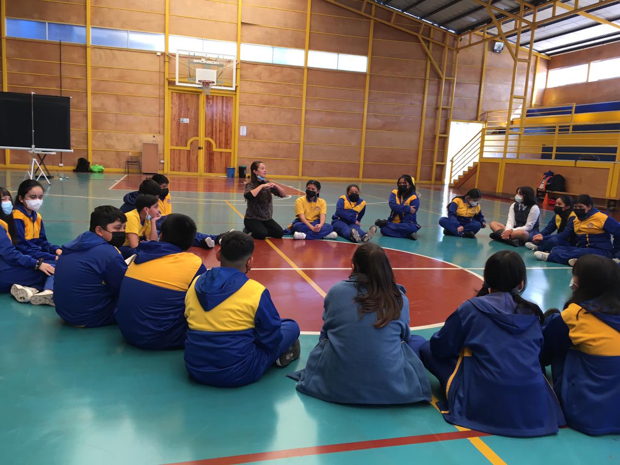 Co Creando Audiencias: Alumnos del Liceo Los Cóndores de Alto Hospicio conocieron y disfrutaron del teatro nacional￼