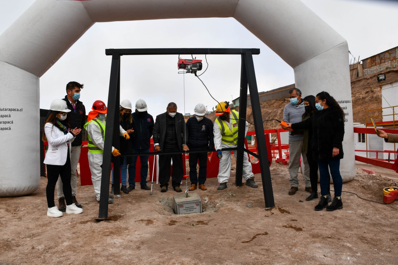 Colocación de primera piedra de condominio que beneficiará a 280 familias vulnerables en La Pampa de Alto Hospicio￼
