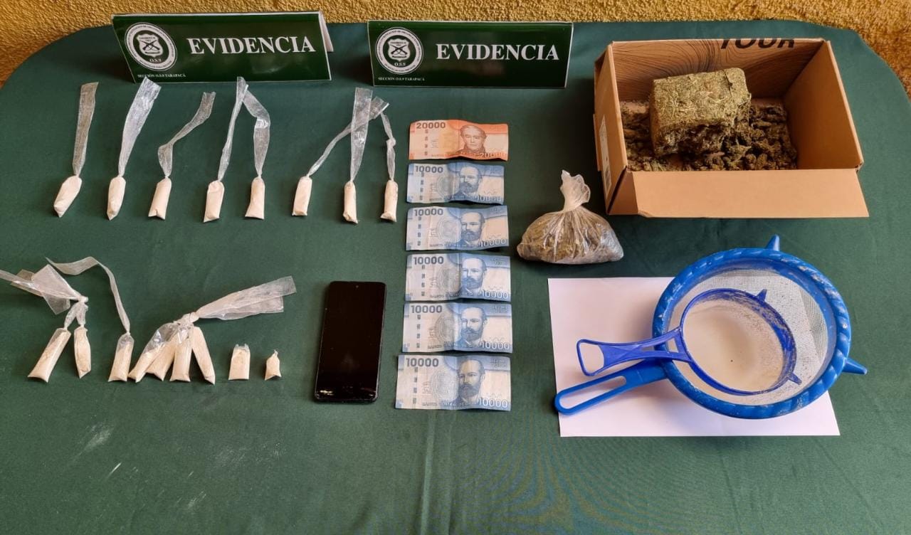 Carabineros de Iquique allanó domicilios en calle Valle Verde