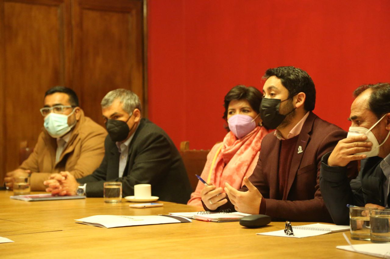 Gobernador Regional gestiona más recursos para Tarapacá en el Congreso