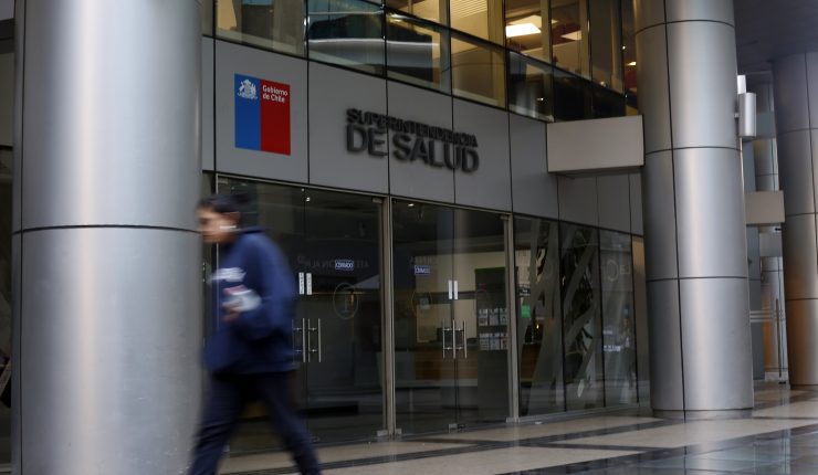 Superintendencia de Salud fijó como límite un 7,6% para el alza de planes de las isapres