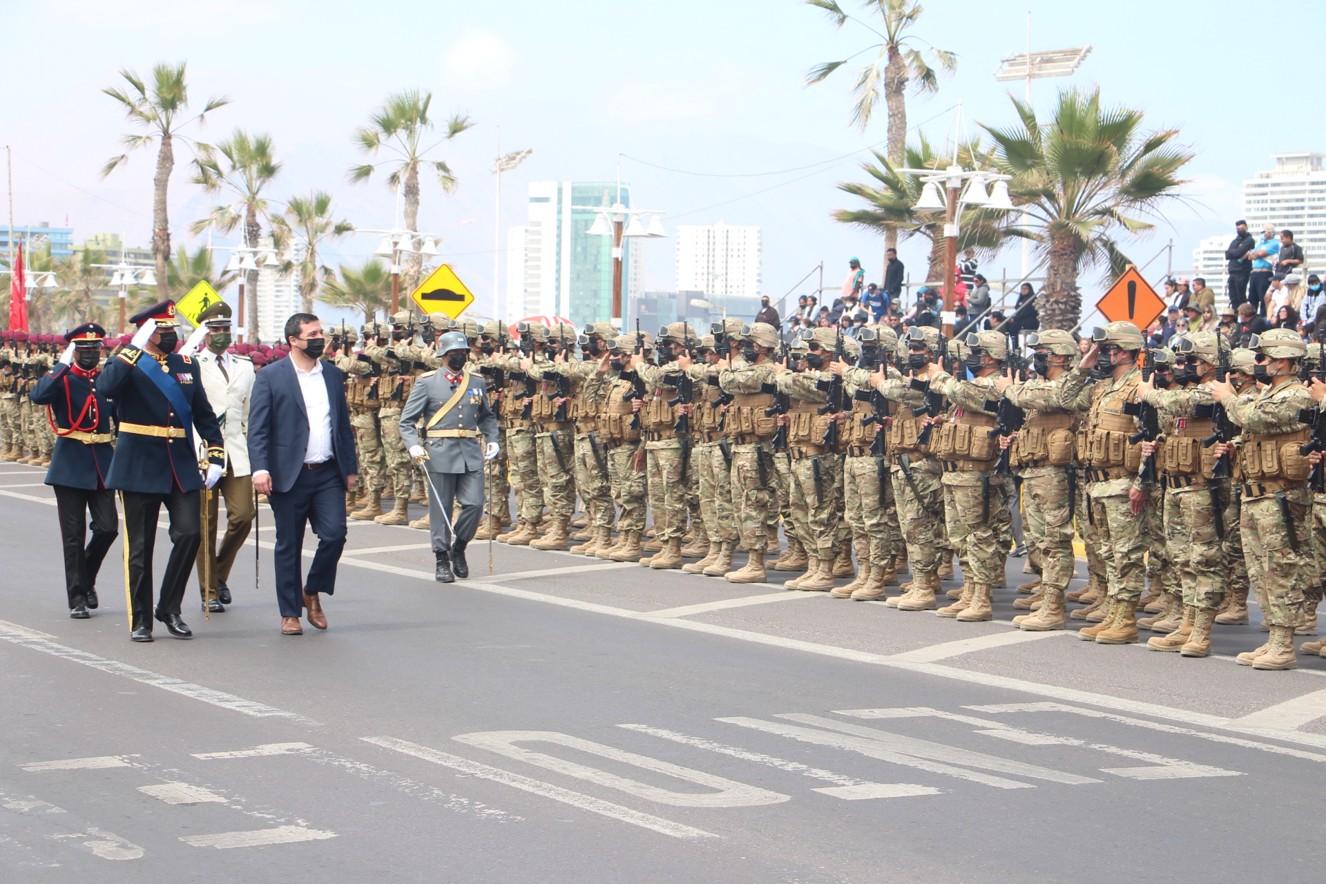 VI División del Ejército de Chile realizó Parada Militar en Plaza