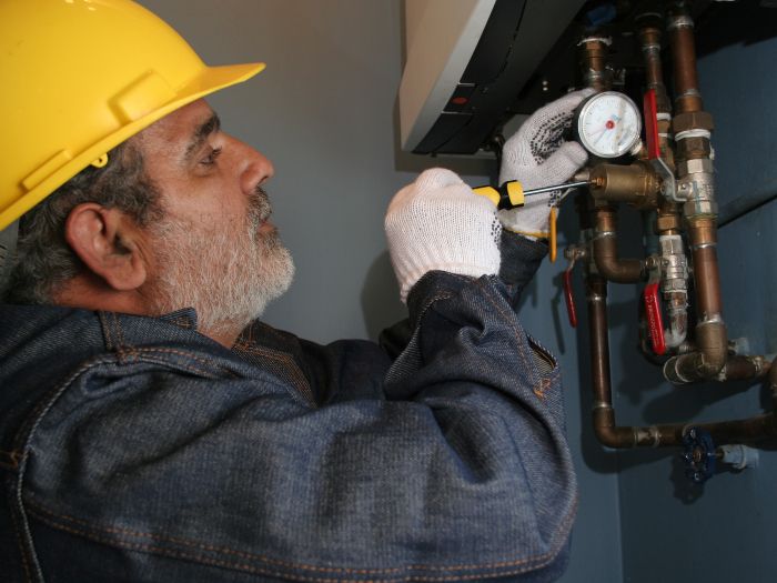 SENCE Tarapacá dispone de becas para que instaladores de gas clase 3 puedan certificar sus competencias laborales
