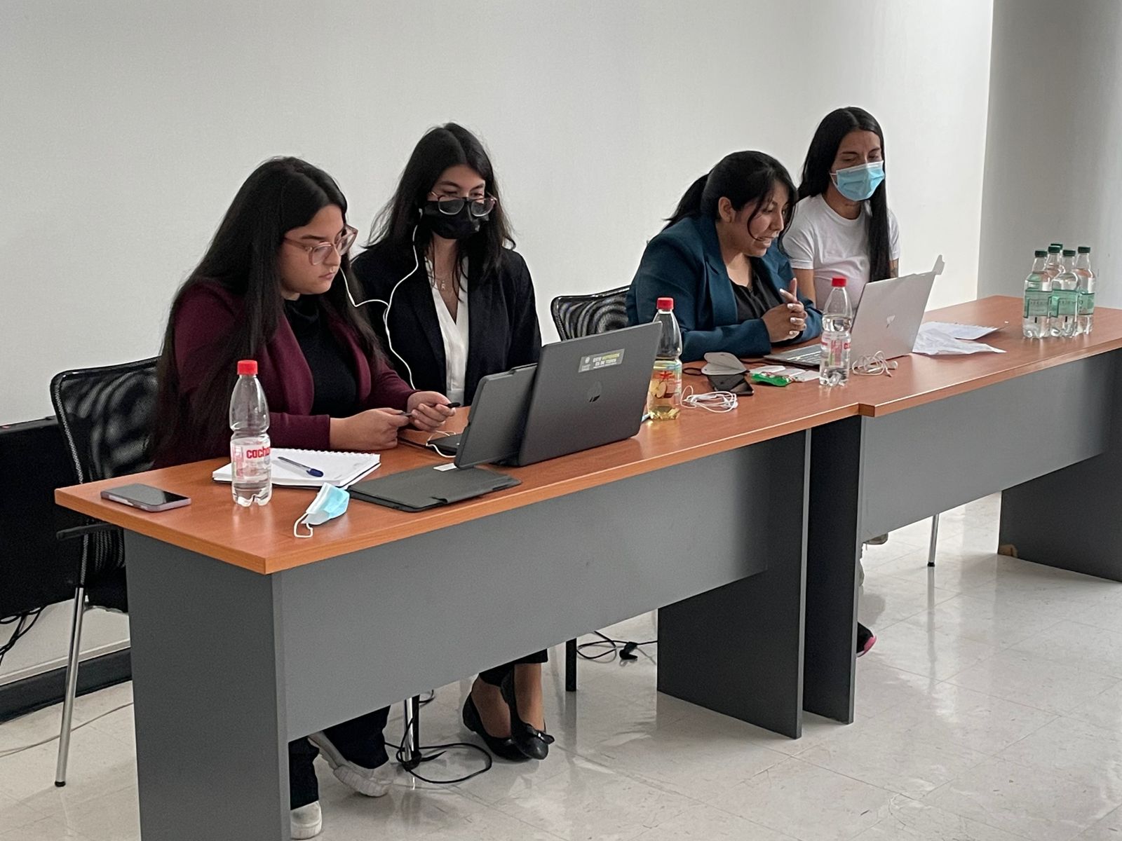 Estudiantes de Derecho de Antofagasta participan en concurso nacional de debates de la Universidad Santo Tomás