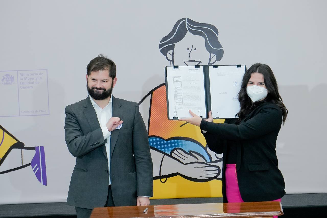 Presidente Boric y ministra Orellana lanzaron Plan Chile Para Todas en hito de promulgación de la Ley de Pago Efectivo de Deudas de Pensiones de Alimentos￼