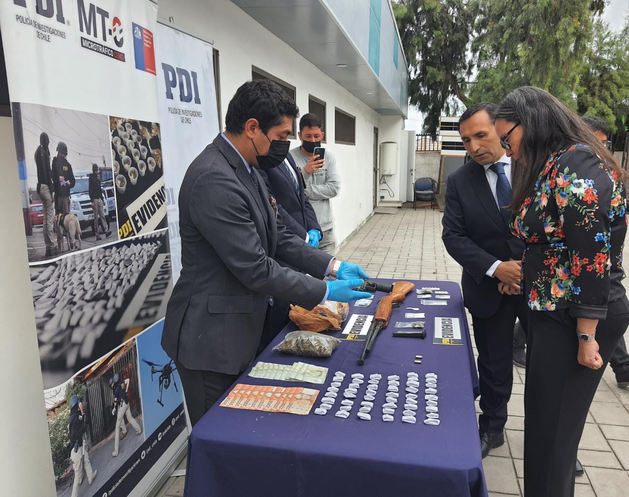 PDI interviene 7 domicilios deteniendo a 8 implicados en microtráfico en la Comuna de Pica￼