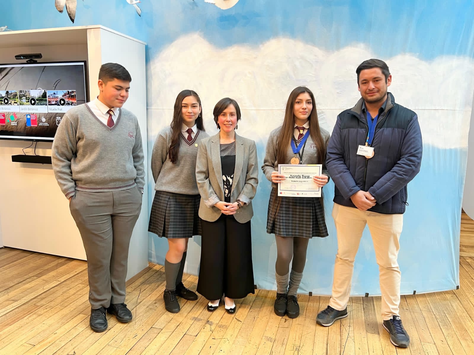 Alumnos del Liceo «Aníbal Pinto Garmendia» de Iquique Primer Lugar Nacional en VII Concurso de Innovación, Ciencia y Tecnología