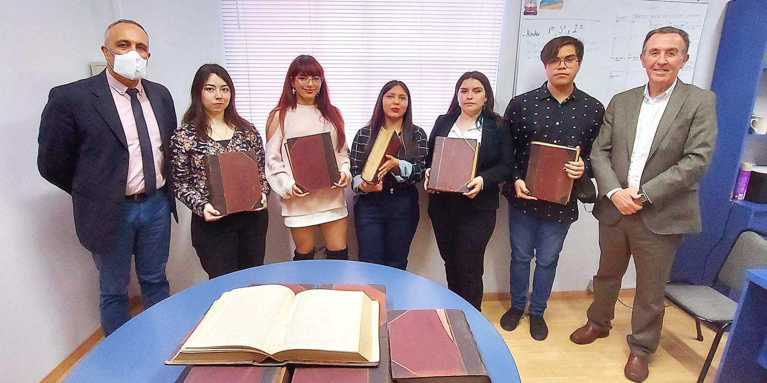 Carrera de Pedagogía en Inglés UNAP recibe donación de Colegio Humberstone