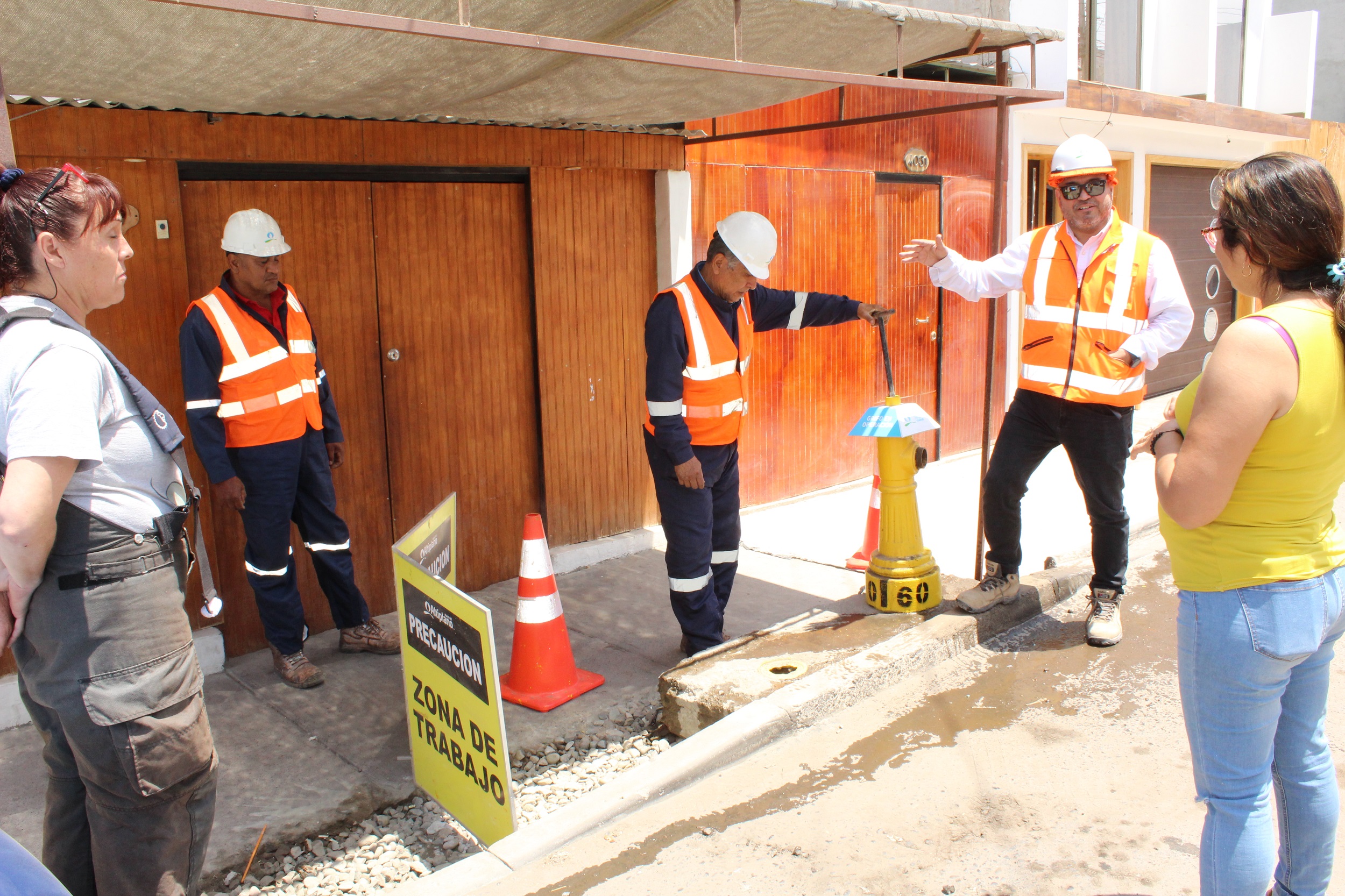 Vecinos de Iquique conocen Plan de Mantenimiento de Grifos