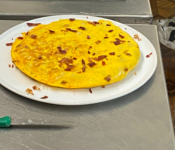 Día de la Hispanidad: Innovaciones con charcutería española en tres recetas clásicas de su gastronomía