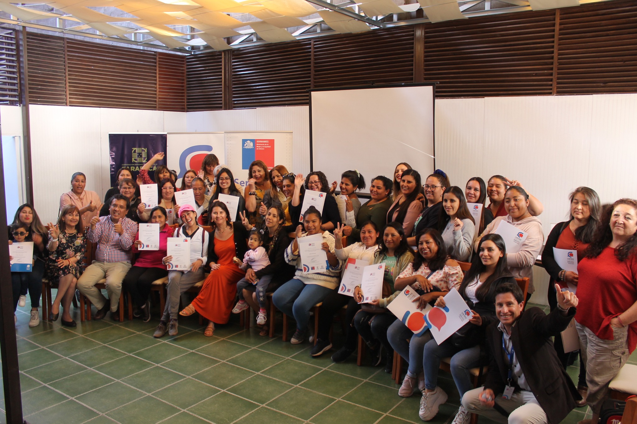 Escuela de Fortalecimiento Empresarial certificó a mujeres emprendedoras