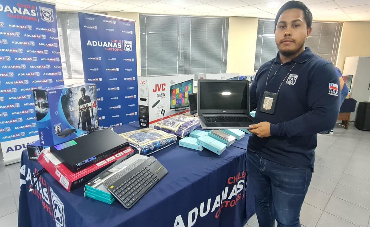 Aduanas Tarapacá subastará 22 automóviles, 303 notebooks y 103 televisores
