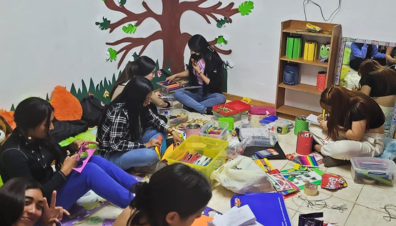 Notable iniciativa de estudiantes de Universidad Santo Tomas en comedor solidario de Alto Hospicio