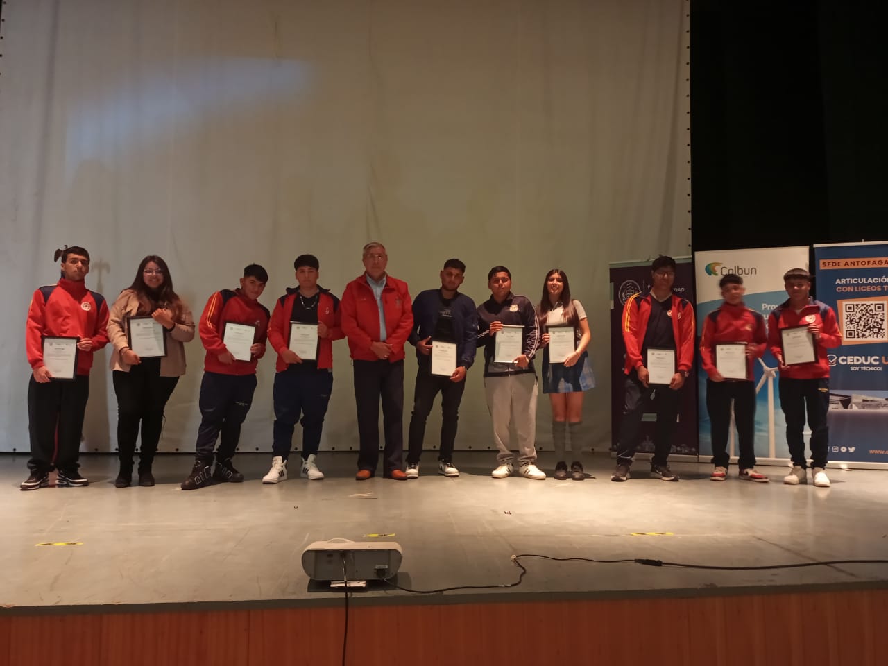 Estudiantes de Taltal se certifican en instalación y mantenimiento de parque eólicos