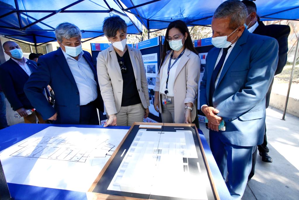Ministra de Salud visitó operativo médico e inicio de obras para saluda mental en Hospital de Arica