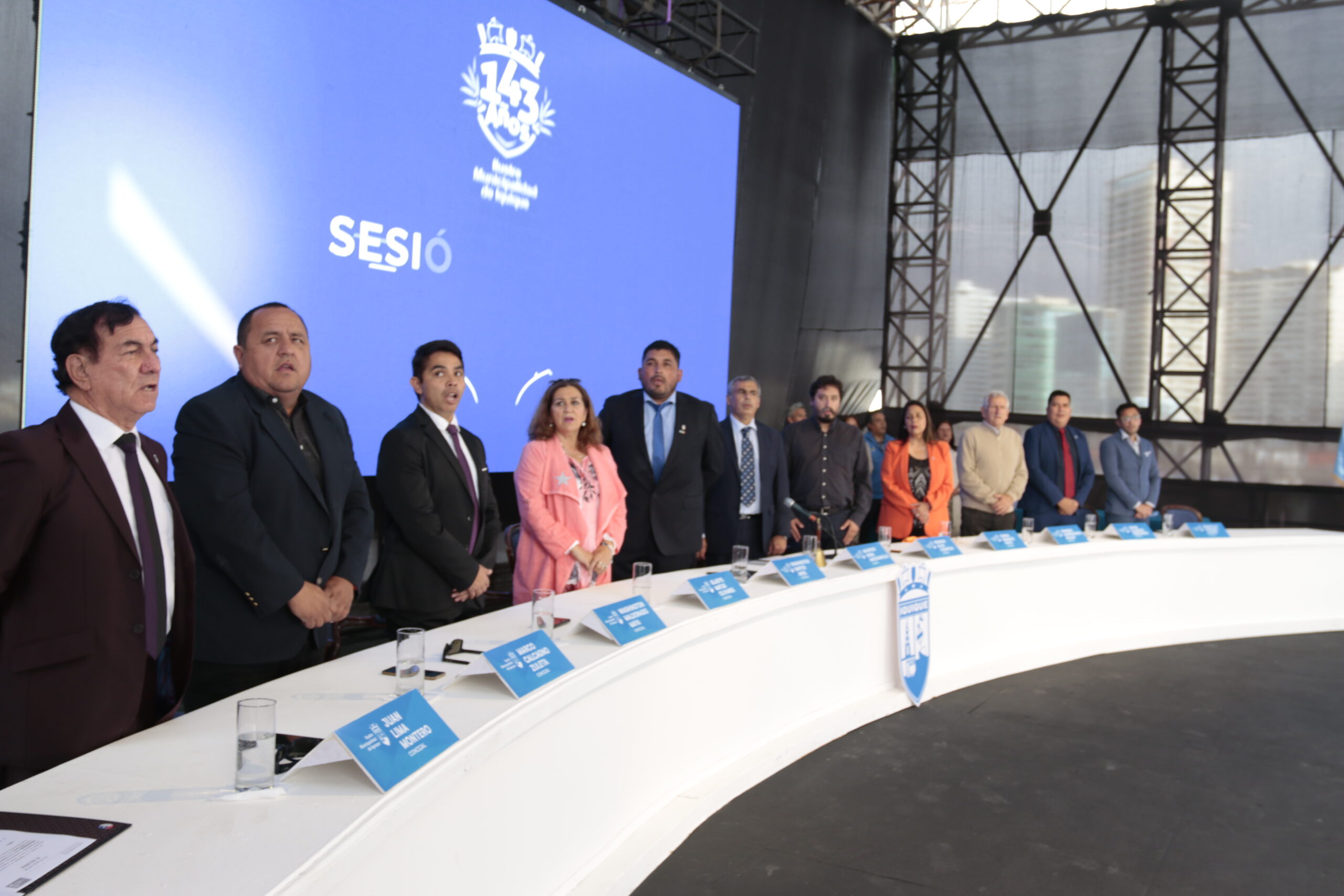 Municipalidad de Iquique conmemoró 143 años entregando reconocimientos honoríficos a vecinos e instituciones