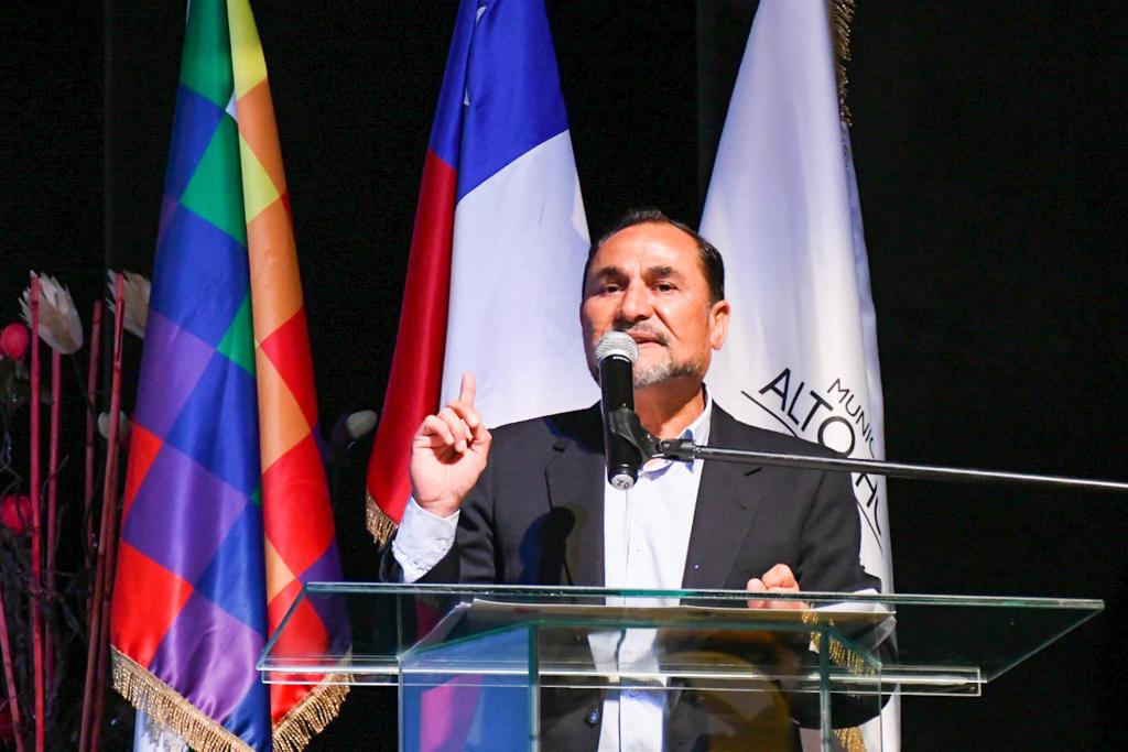 Alcalde Ferreira reitera trabajo conjunto de empresa privada con colegios para potenciar educación e inserción laboral de jóvenes de Alto Hospicio