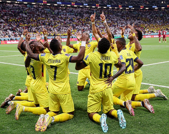 En partido inaugural del Mundial Ecuador venció a Qatar 2-0