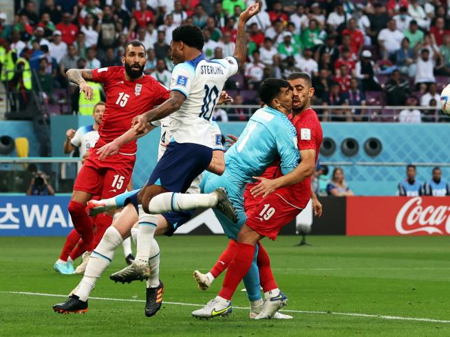 Inglaterra goleó  Irán 6-2 en el estreno del Grupo B del Mundial de Qatar