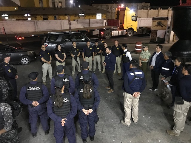 Operativo nocturno coordinado por Delegación Presidencial de Tarapacá: Con 9 detenidos e infracciones por consumo de alcohol en la playa concluyó fiscalización en borde costero