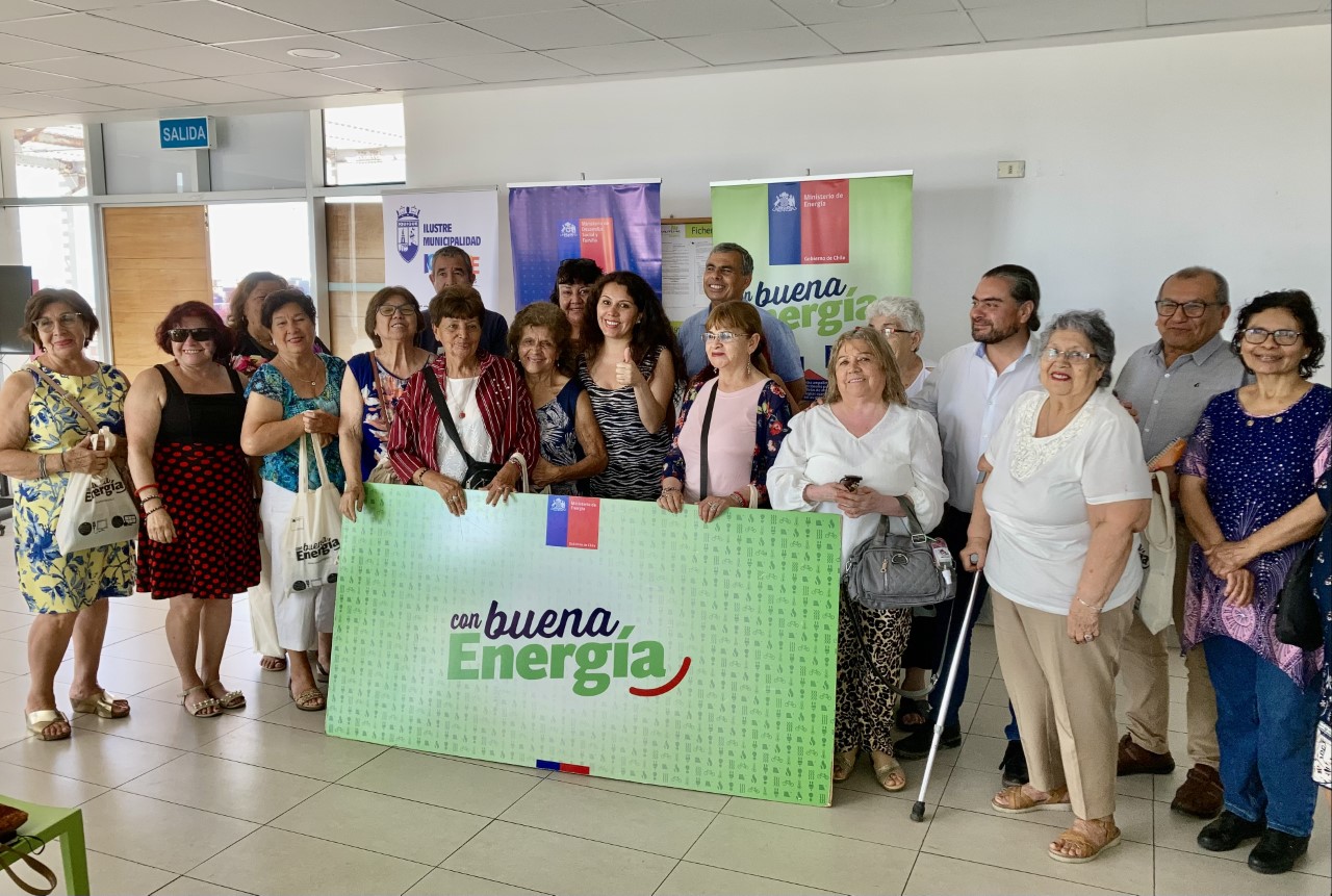 Programa “Con Buena Energía” entrega beneficios a adultos mayores de Iquique