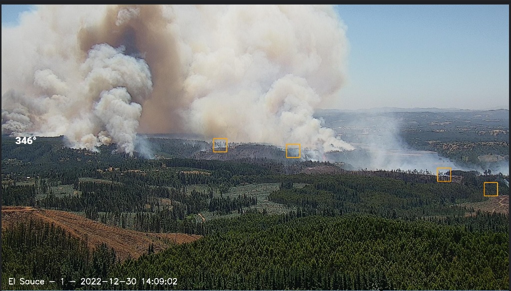 Empresas forestales despliegan una gran cantidad de recursos en los incendios del sur