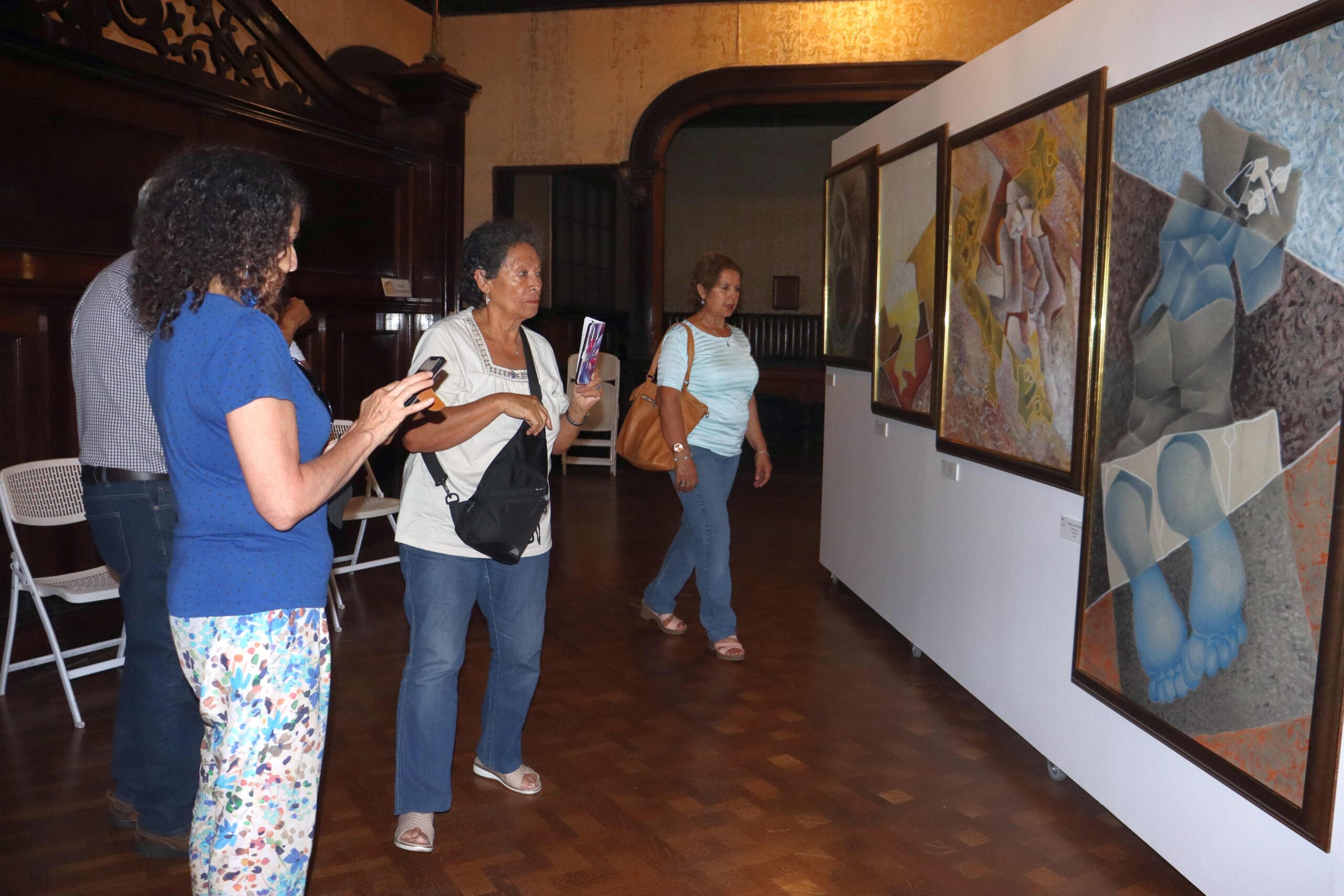 Con exposición pictórica inspirada en la fosa de Pisagua cierran el Mes de los Derechos Humanos