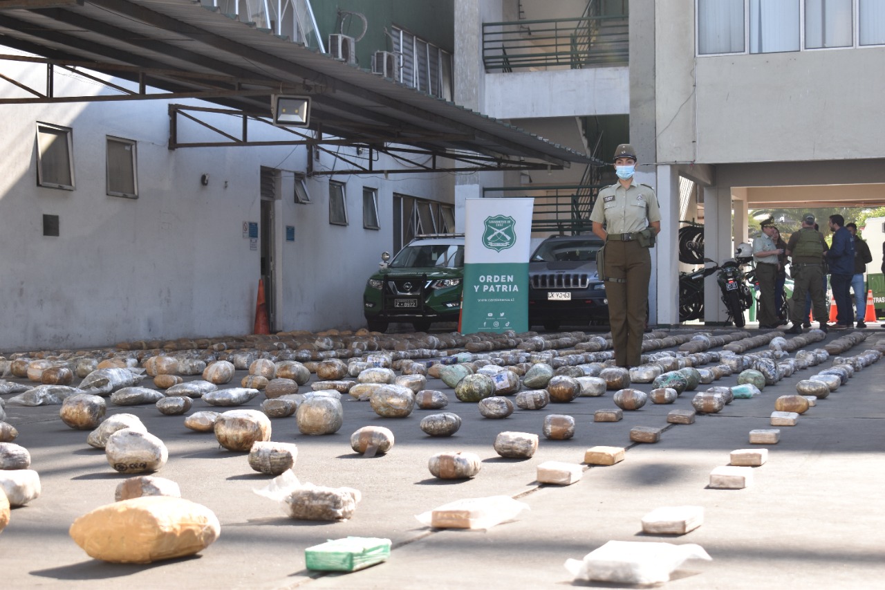 Carabineros desarticula organización criminal que trasladaría más de 600 kilos de drogas ocultos en estructura de bus