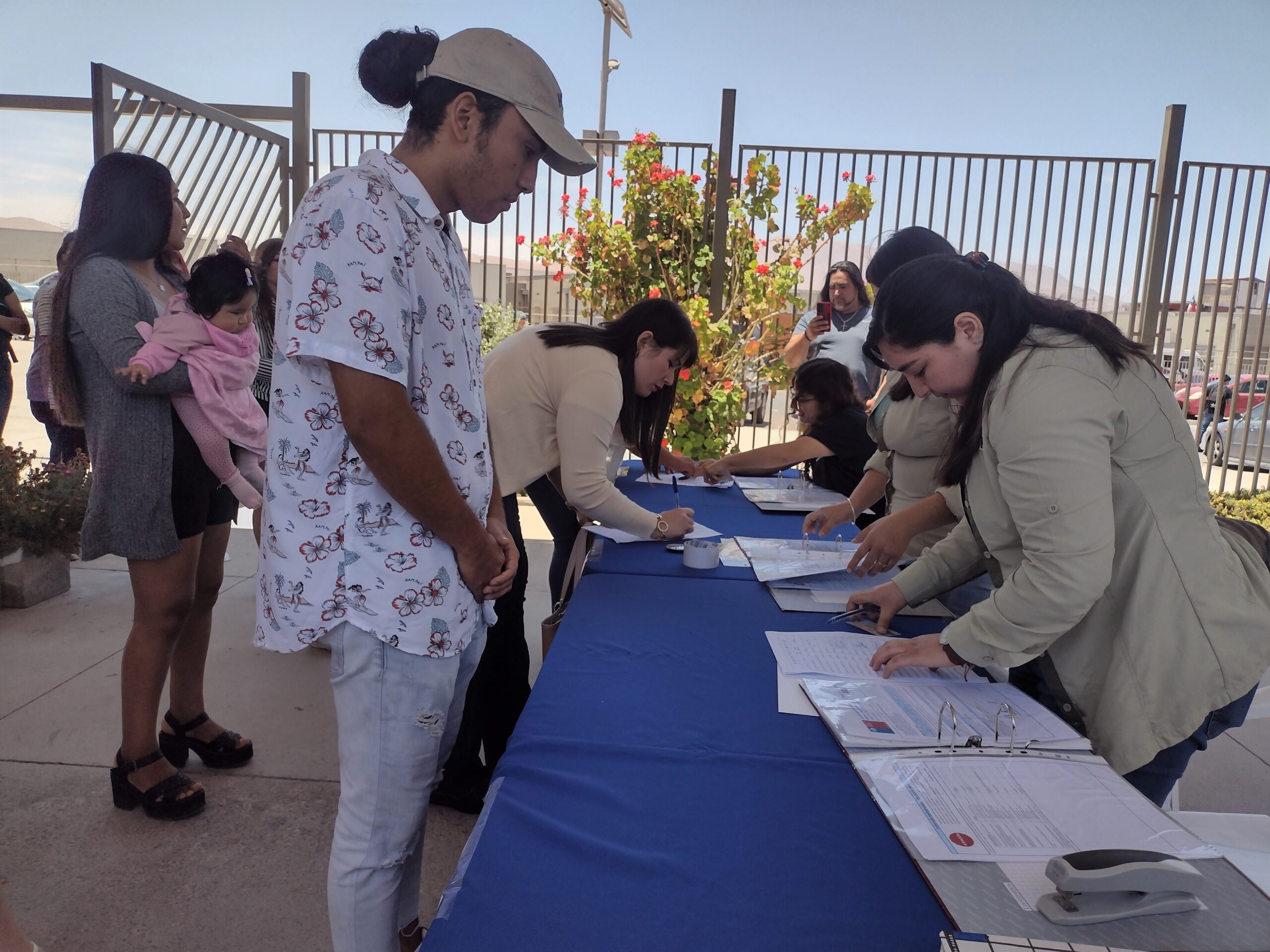 MINVU entregó 100 nuevos subsidios del Fondo Solidario de Elección de Vivienda para el proyecto El Olivar de Alto Hospicio