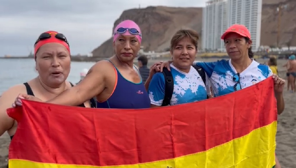 Natación Master “Sin Fronteras” arrancó con prueba de aguas abiertas en playa El Laucho