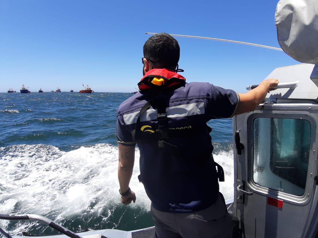 Sernapesca y Directemar renovaron programa operativo conjunto para procedimientos de fiscalización conjunta