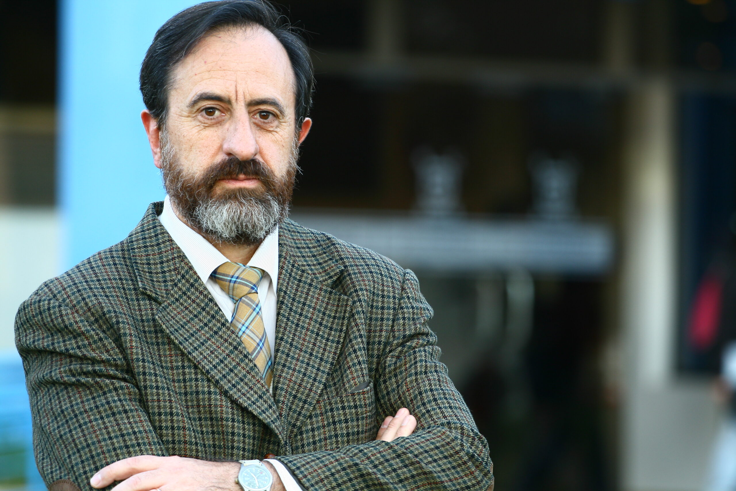 Economista por IVA a servicios: «No hay ningún impuesto que no termine afectando a personas naturales»