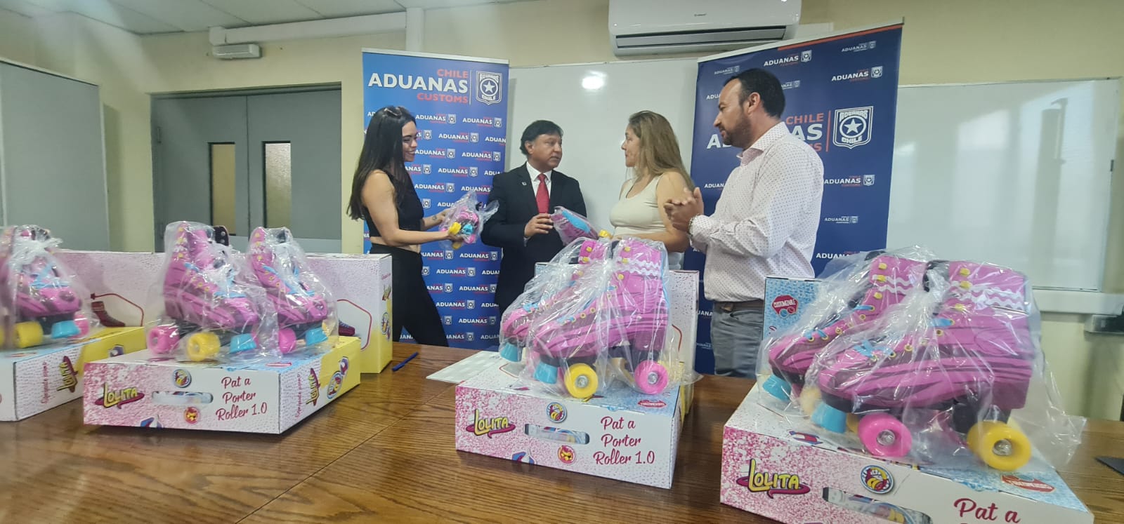 Aduanas dona patines a agrupaciones sociales