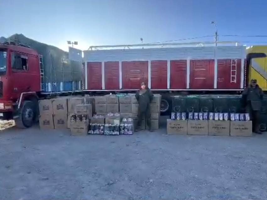 Carabineros detiene a dos hombres por cohecho y contrabando