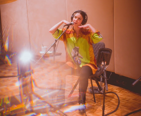 Francisca Valenzuela cierra el año con una gran sorpresa “Salú” ft. Los Suténticos Decadentes