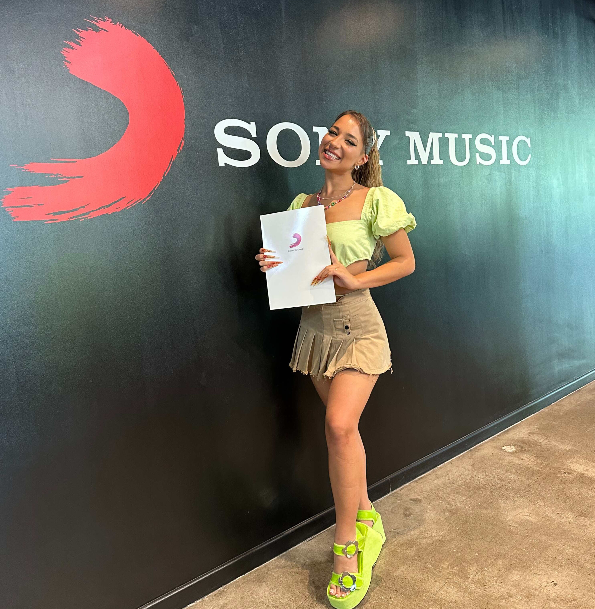 Princesa Alba se incorpora a Sony Music Chile