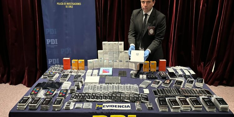 PDI Tarapacá capturó a banda criminal que robó 200 millones en celulares desde galpones de Aduanas