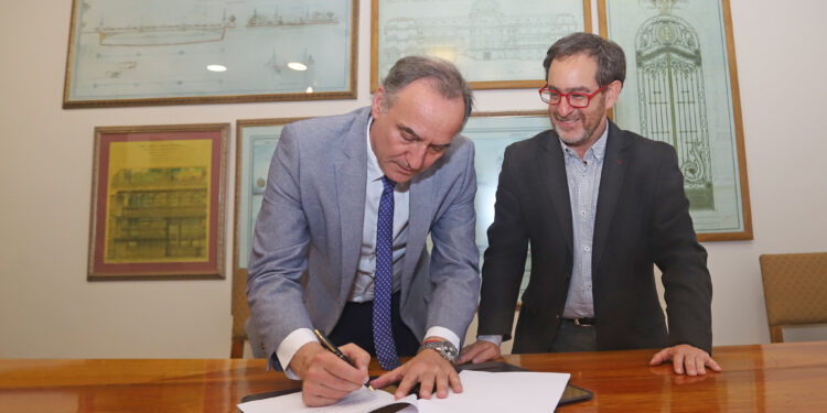 MOP y CDE firman convenio que permitirá optimizar recuperación de dineros públicos en plazos más acotados