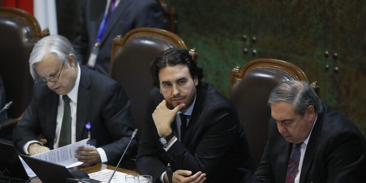 Aprueban que se legisle para ampliar las facultades de control policial en materia de migración