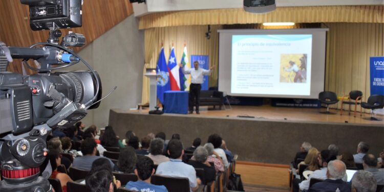 En la UNAP el Congreso Futuro Tarapacá 2023 reunió a investigadores con la comunidad regional 